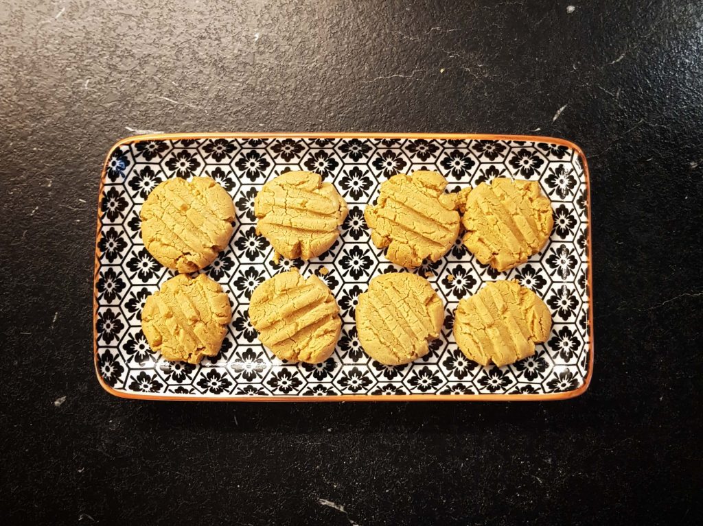 Zuckerfreie Weihnachtsplätzchen aus nur 3 Zutaten