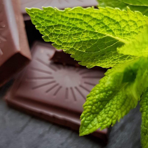 Minze und Schokolade - ein leckerer und einfacher Snack ohne Zucker
