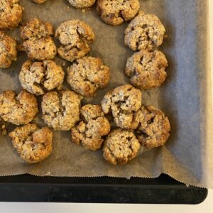 Cookies mit Sauerteigresten auf Backblech